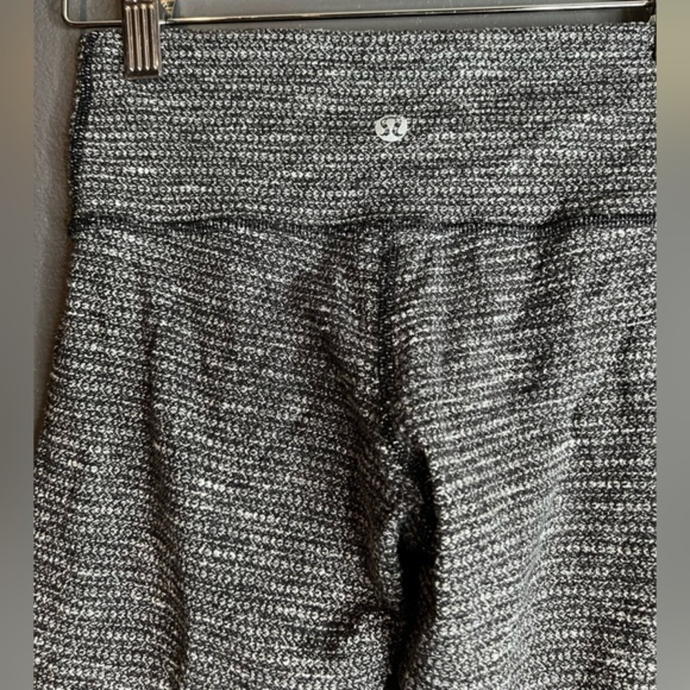 Lululemon | cropped leggings - Picture 3 of 6